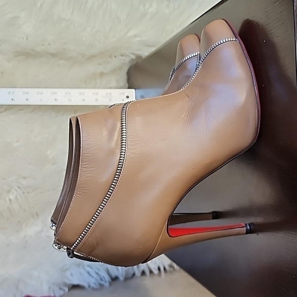 Christian Louboutin Tan Leather Ankle Booties with Silver Zip Detail - Picture 4 of 10
